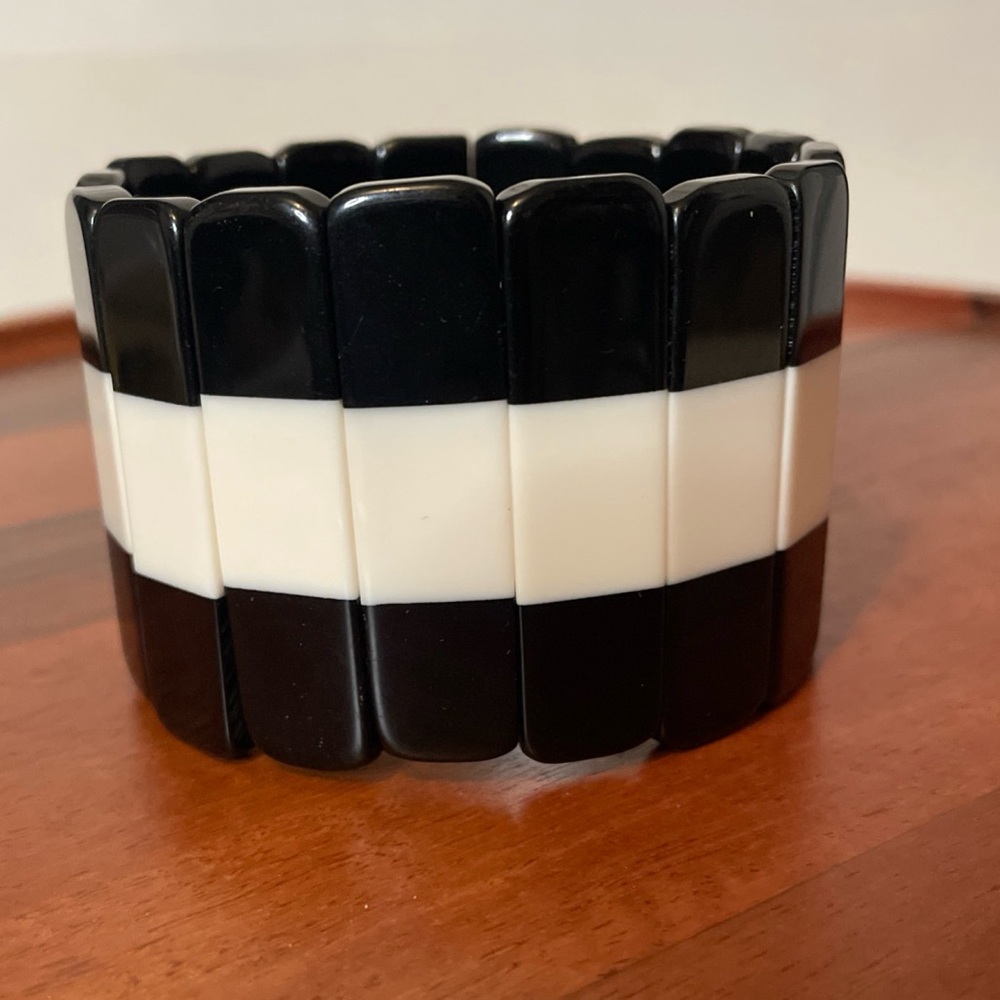 Black and White Stretch Bracelet